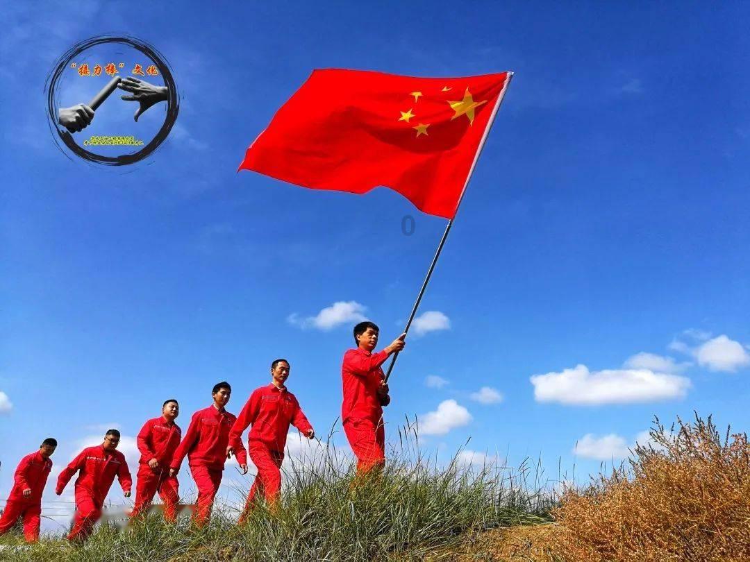 “小蓝帽”进校园与300多名师生学习绿色低碳理论